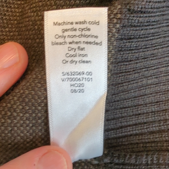 Athleta Textured Jacquard Merino Wool Sweater Size Medium Black Grey 632069 EUC - Picture 10 of 10